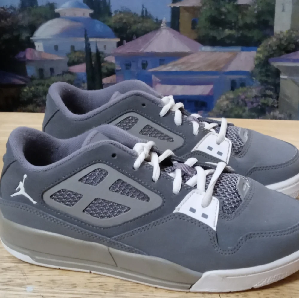 🏀Nike Air jordan flight 23,Size 2Y 🎢🎒Like 🆕New!, A Nice Gift Giving Item. 🎊 - Picture 3 of 11